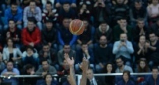 Muratbey Uşak Sportif: 77 - Anadolu Efes: 84