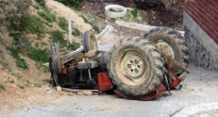 Traktörün altında kalan 7 yaşındaki çocuk hayatını kaybetti