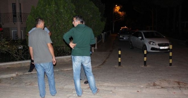 Köşeye Sıkışan Şüpheli Arabasını Bırakıp Kaçtı