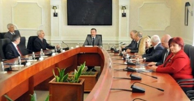Kosova Meclisinde Herkes Güvenlik Kontrolünden Geçecek