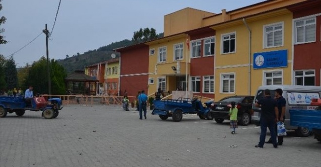 İlk Ve Ortaokul Öğrencilerin Taşıma Sorunu Çözüldü