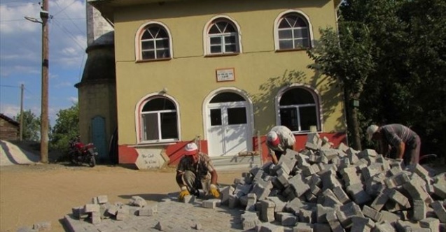 Oğlanalanı Köyüne Parke Taşı Döşeniyor