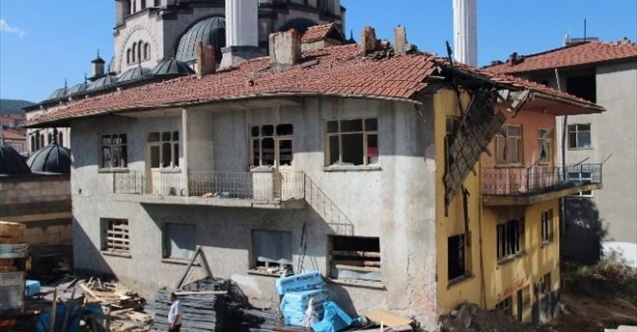 Akdağmadeni Belediyesi Büyük Meydan Projesi Çalışmaları Sürüyor