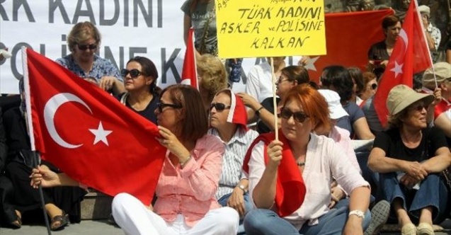 Kayserili Kadınlar Şehitler İçin Sessiz Eylem Yaptı
