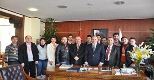 GAZETECİLER BOWLİNG TURNUVASINDA BULUŞTU