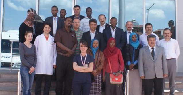 SOMALİLİ DOKTORLAR UŞAK MEDİCAL PARK HASTANESİNİ ZİYARET ETTİ