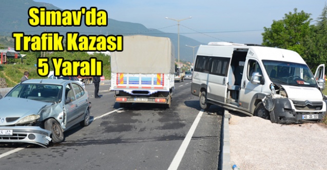 SİMAV#039;DA TRAFİK KAZASI 5 YARALI