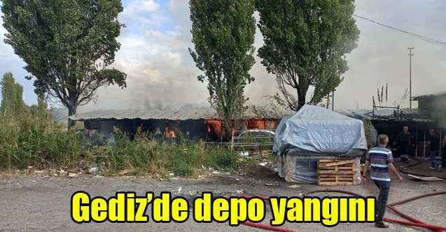 Gedizde depo yangını
