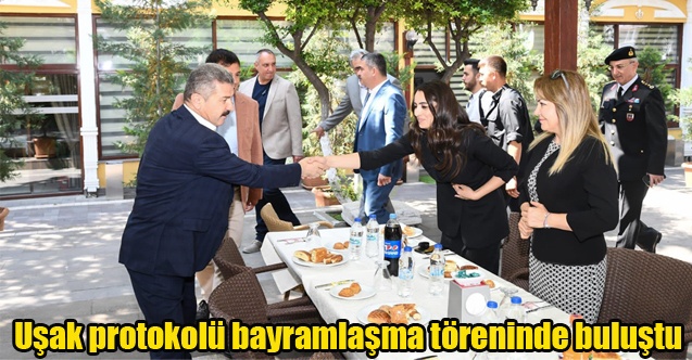 Uşak protokolü bayramlaşma töreninde buluştu